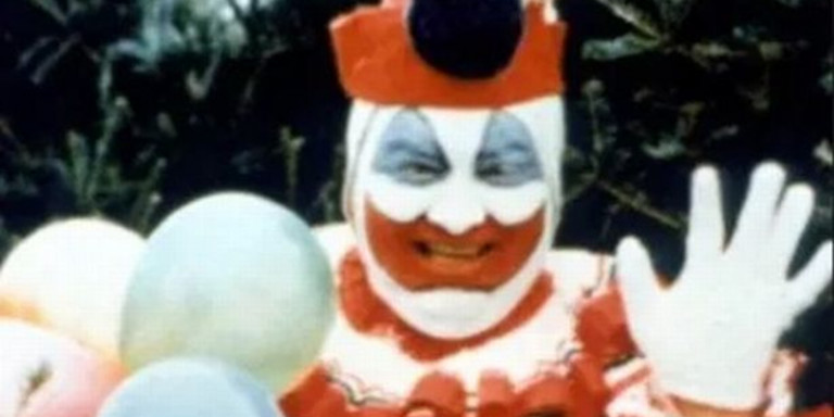 Ο κλόουν που βίaσε και σκότωσε 33 ανηλίκους και τους έθαψε στο υπόγειο! (φώτο)