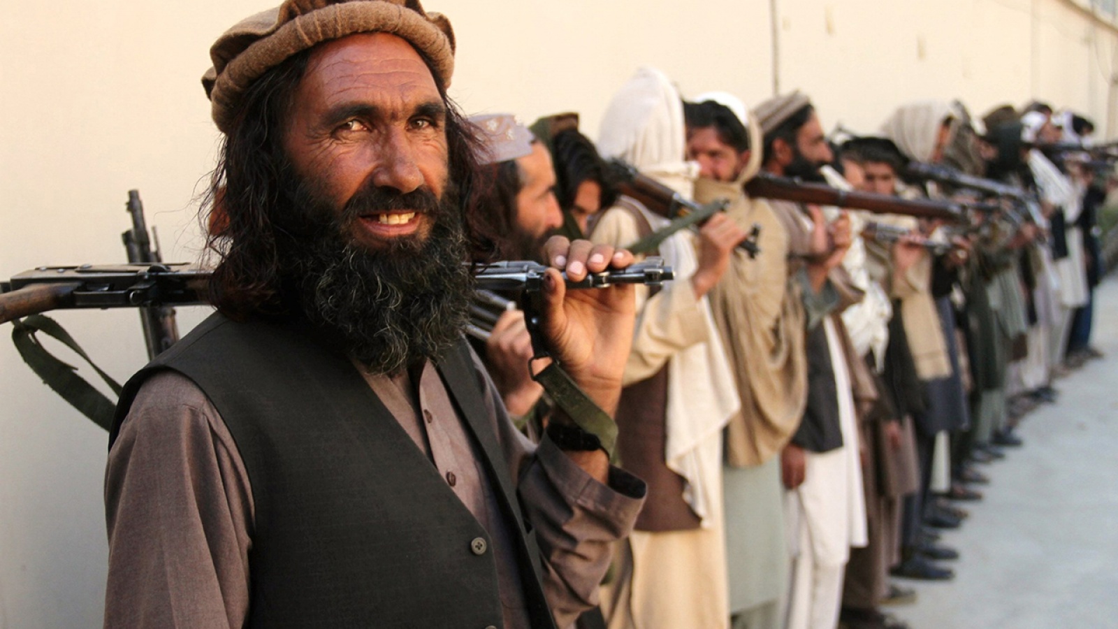Ταλιμπάν: «Οι Αμερικανοί θα υποφέρουν από την ακύρωση των ειρηνευτικών συνομιλιών»