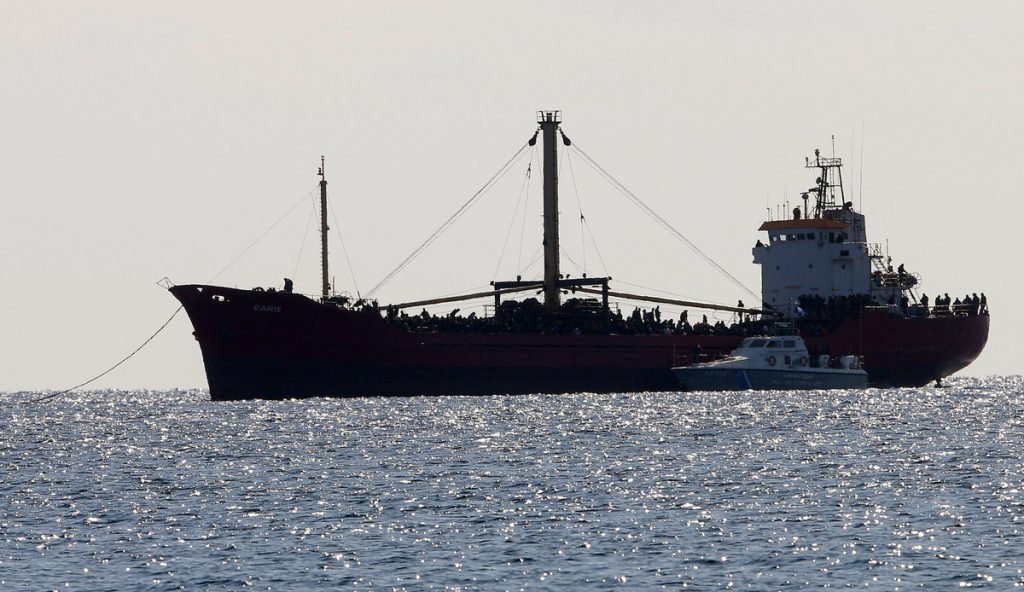 Αναποδογύρισε φορτηγό πλοίο έξω από τη Τζόρτζια των ΗΠΑ – Αγνοούνται τέσσερα μέλη του πληρώματος