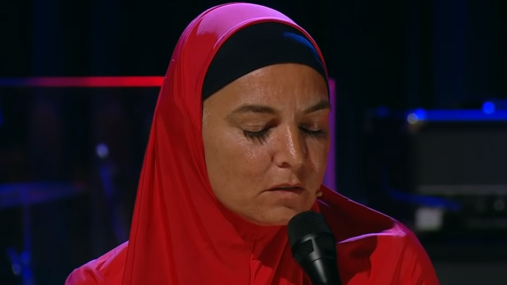 Δημόσια απολογία από την Sinead O’ Connor για τη δήλωσή της «δεν θέλω να κάνω παρέα με λευκούς»