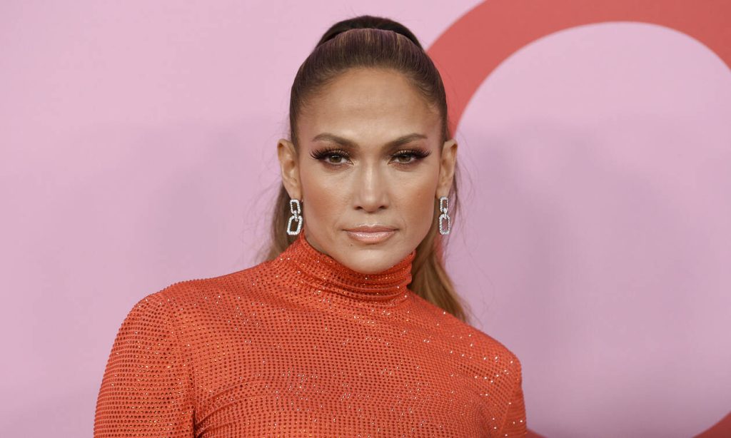 Έξαλλοι με τη Τζένιφερ Λόπεζ στο Φεστιβάλ του Τορόντο – «Ντροπή σου» (βίντεο-φωτο)