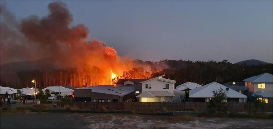 Τεράστιες πυρκαγιές στην Αυστραλία: Εκκενώνονται χιλιάδες σπίτια σε Κουίνσλαντ και Νέα Νότια Ουαλία (βίντεο-φωτο)