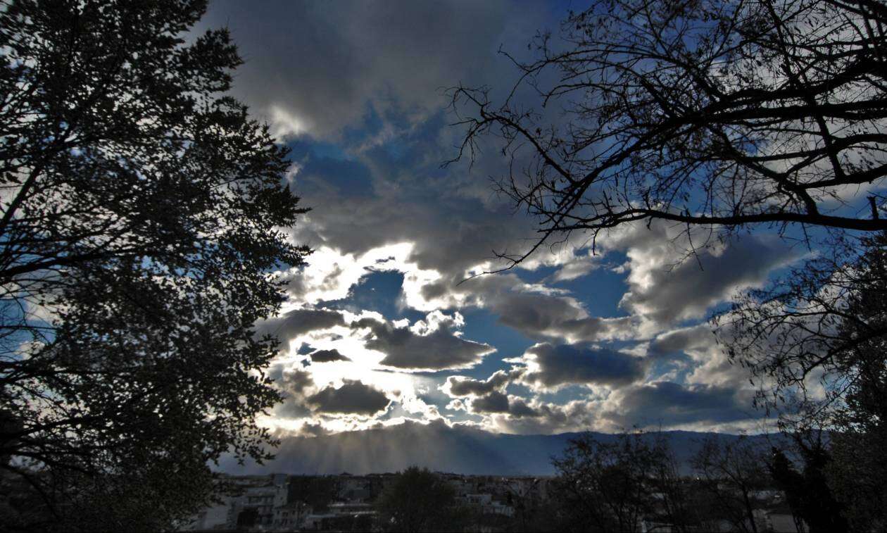 Καιρός: Άστατος με λιακάδα και μετά βροχή – Που θα εκδηλωθούν τα φαινόμενα