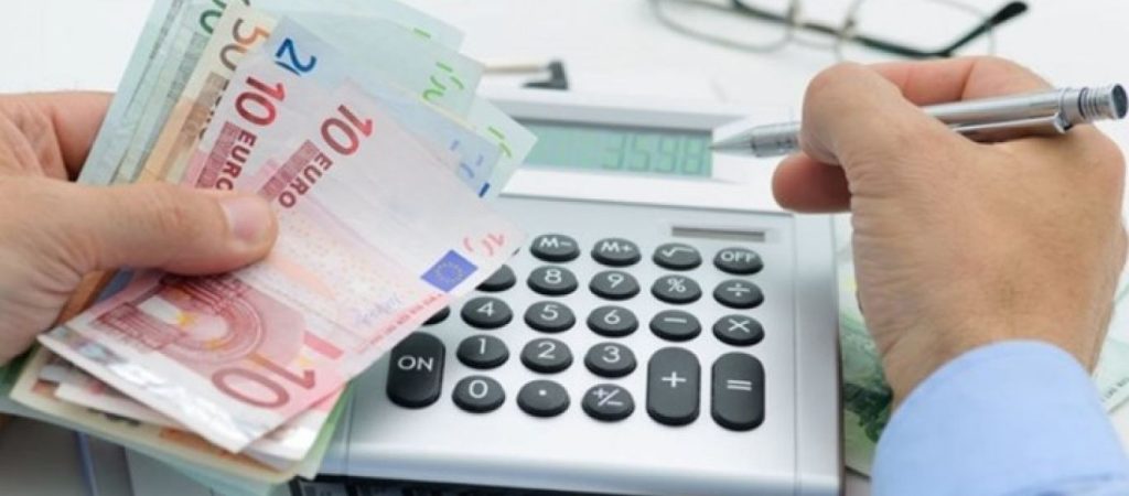 Χιλιάδες οι οφειλέτες που έσπευσαν να ρυθμίσουν το όφελος στην εφορία – Δυναμική η αρχή για τις 120 δόσεις