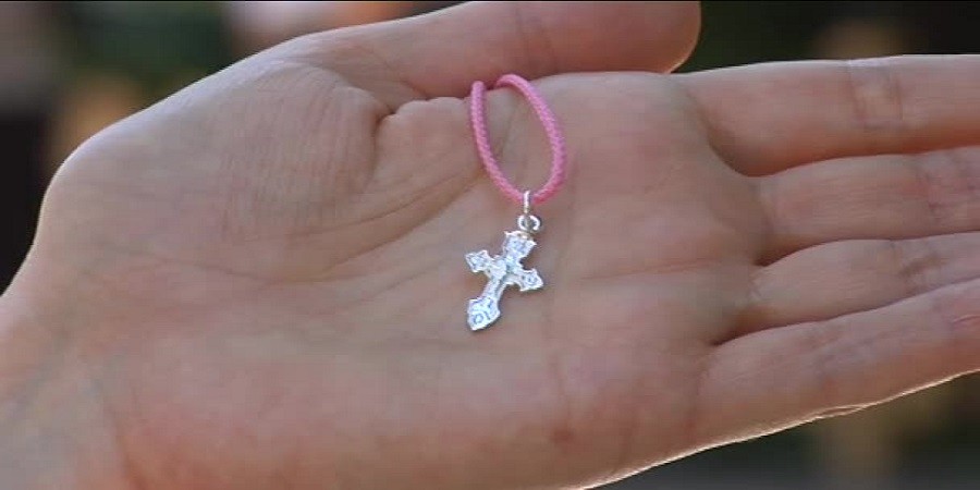 Kύπρος: «Αφαίρεσαν επιτακτικά σταυρό από 6χρονη σε δημοτικό»