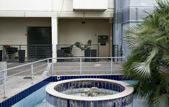 Στο φως βίντεο από τη στιγμή που η 19χρονη εγκαταλείπει το μωρό της στη Νέα Ιωνία (βίντεο)