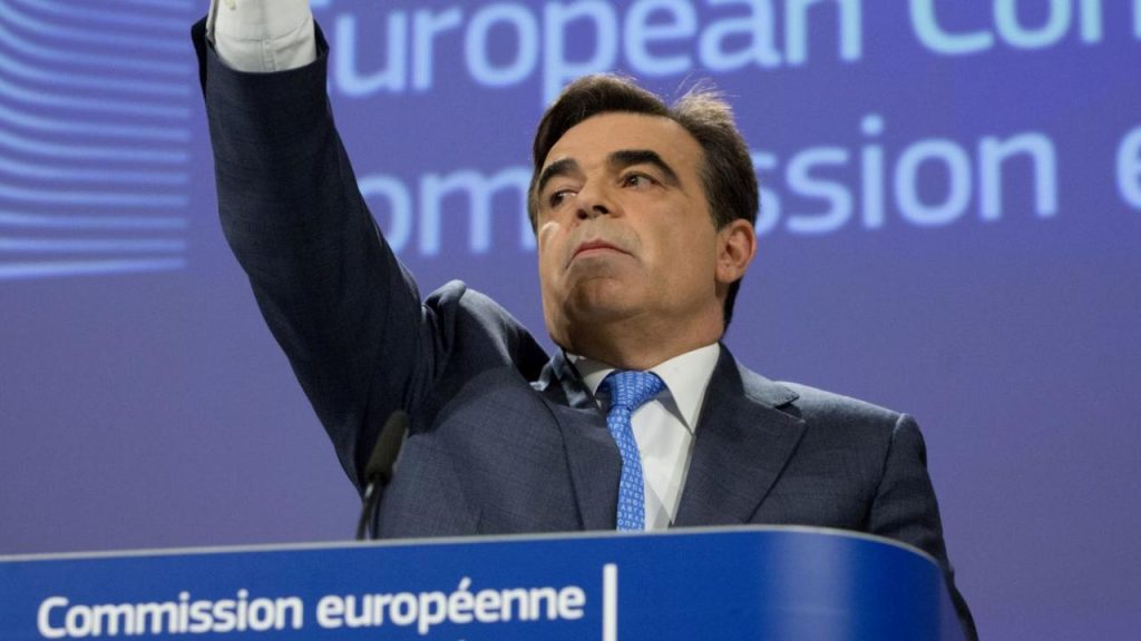 «Πόλεμος» για τον τίτλο στο χαρτοφυλάκιο Μ.Σχοινά – «Το ευρωκοινοβούλιο δεν θα επιτρέψει να περάσει αυτή η προσβολή»