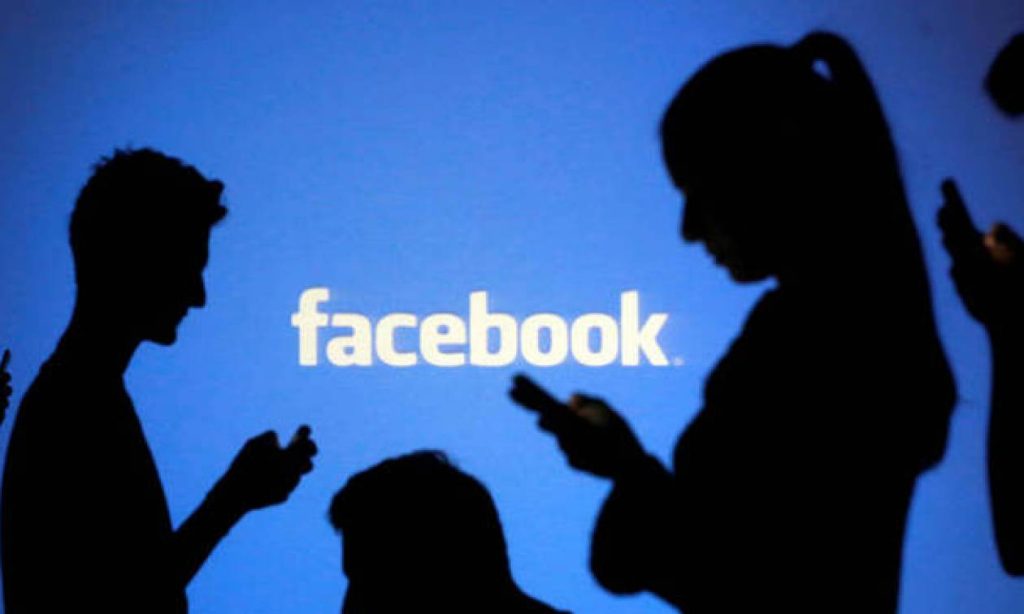Χρήστες του Facebook φλέρταραν με έναν…πίνακα ζωγραφικής! (φώτο)