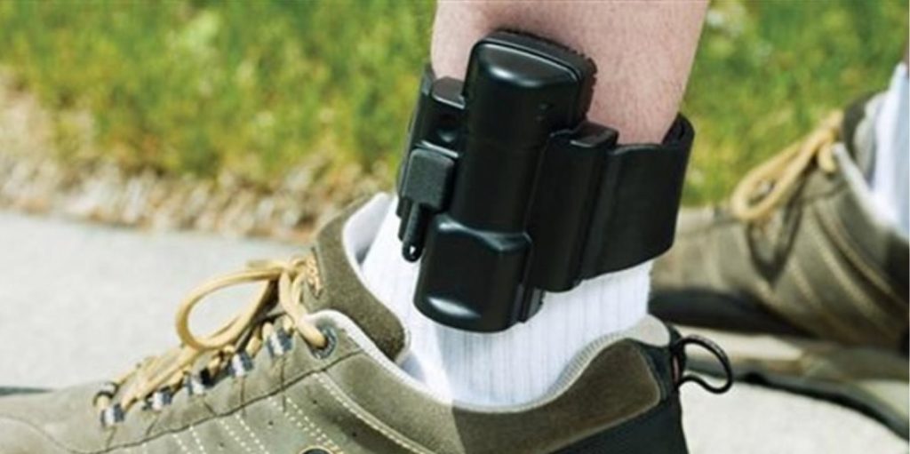 «Κενό» πέντε ωρών παρατηρήθηκε στη λειτουργία του συστήματος με το βραχιολάκι κρατουμένων