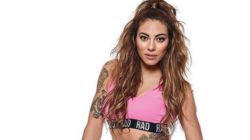 Η Ευρυδίκη Βαλαβάνη ποζάρει για εταιρία εσωρούχων (φωτο)