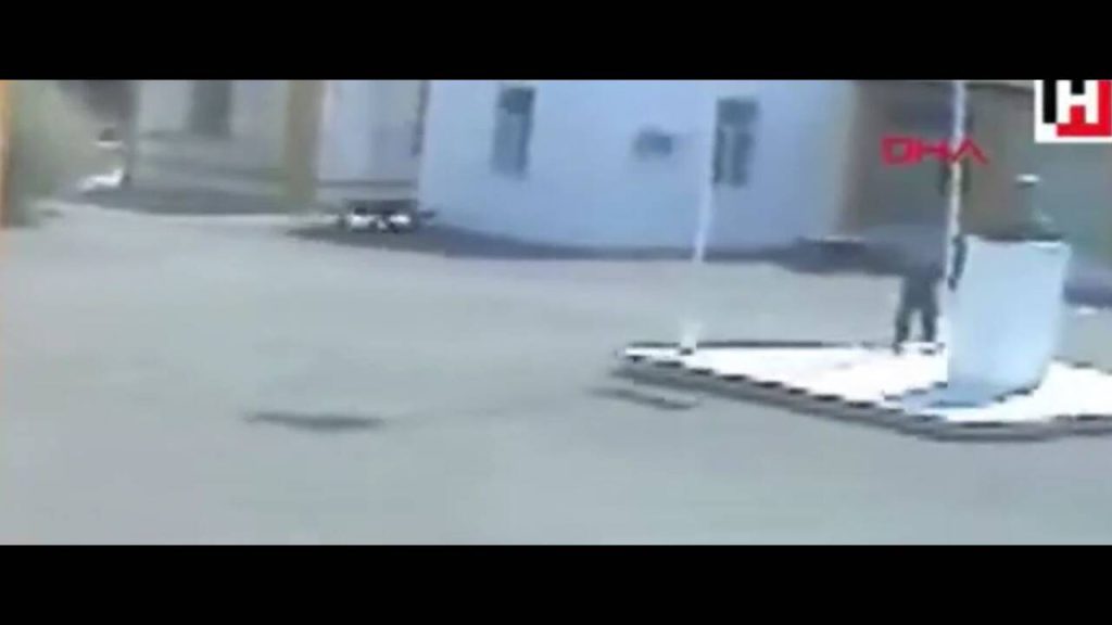 Λευκωσία: «Προκλητική τυχόν πολιτικοποίηση του θέματος με τον 16χρονο που κατέβασε την τουρκική σημαία»