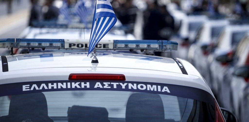 Αχαΐα: Μητέρα μαθητή έκλεψε πορτοφόλι από το γραφείο του διευθυντή την ώρα του αγιασμού