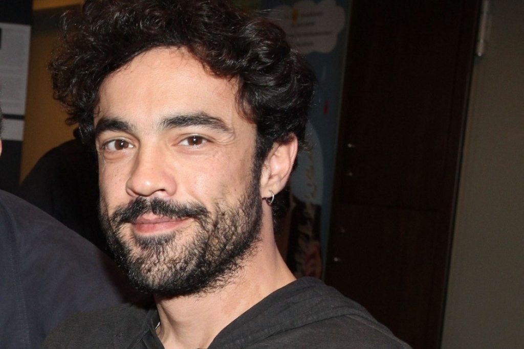 Δημήτρης Κουρούμπαλης: «Δυσκολεύτηκα που δεν θα είμαι στο ριμέικ της Πολυκατοικίας – Όλοι έγραφαν ότι θα είμαι» (βίντεο)