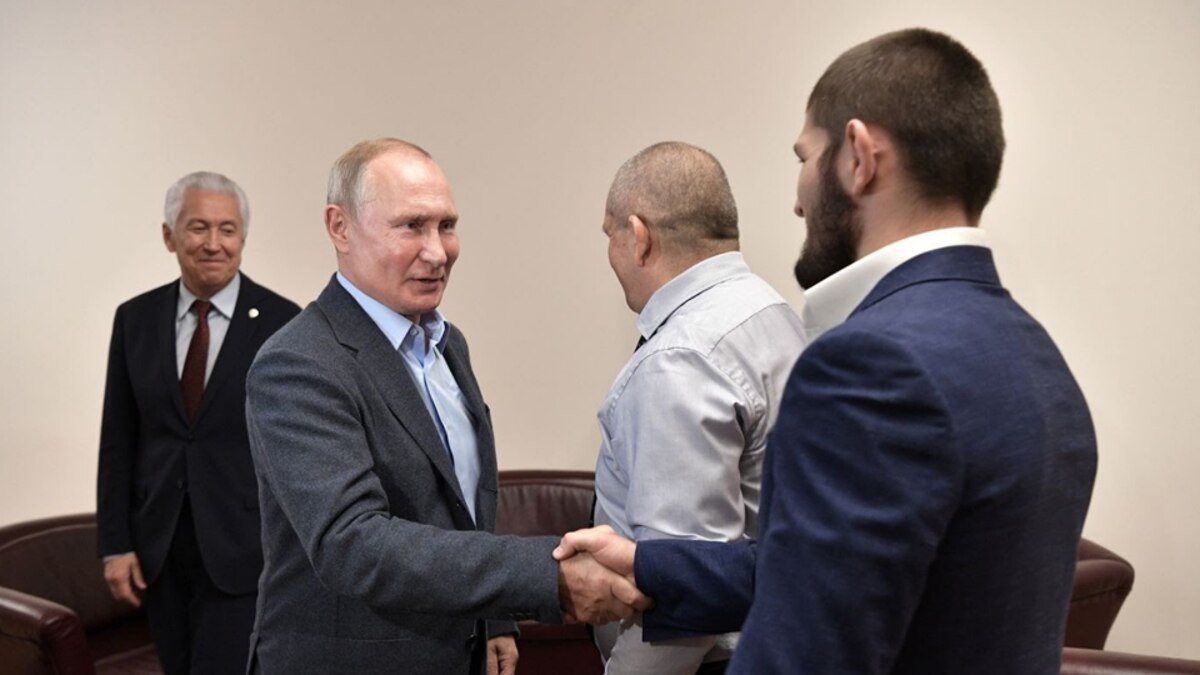 Βίντεο: Ο Πούτιν συνεχάρη τον Khabib για τη νίκη του απέναντι στον Dustin Poirier