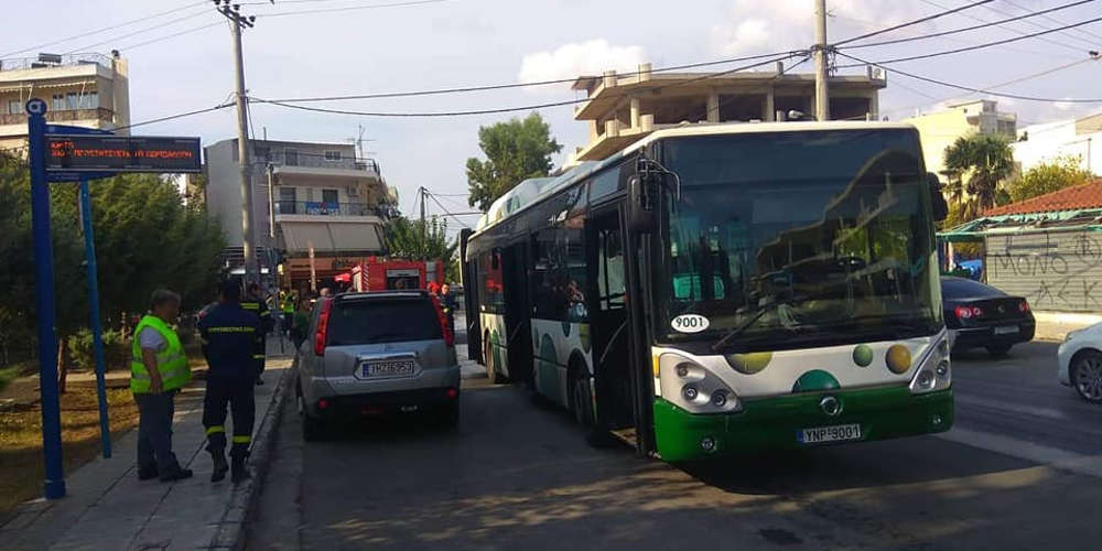 Φωτιά σε λεωφορείο στις Αχαρνές (φώτο)