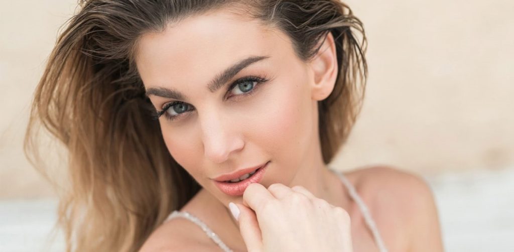 Το νέο κορίτσι του «Τροχού της Τύχης» που «μαγεύει» τον ανδρικό πληθυσμό (φωτο)