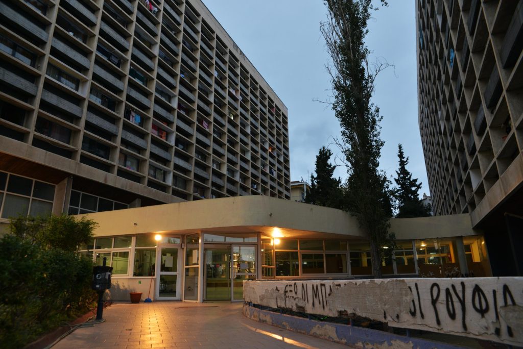 Θεσσαλονίκη: Επεισόδιο στο γραφείο του διευθυντή των φοιτητικών εστιών – Άγνωστοι τον τραμπούκισαν (βίντεο)