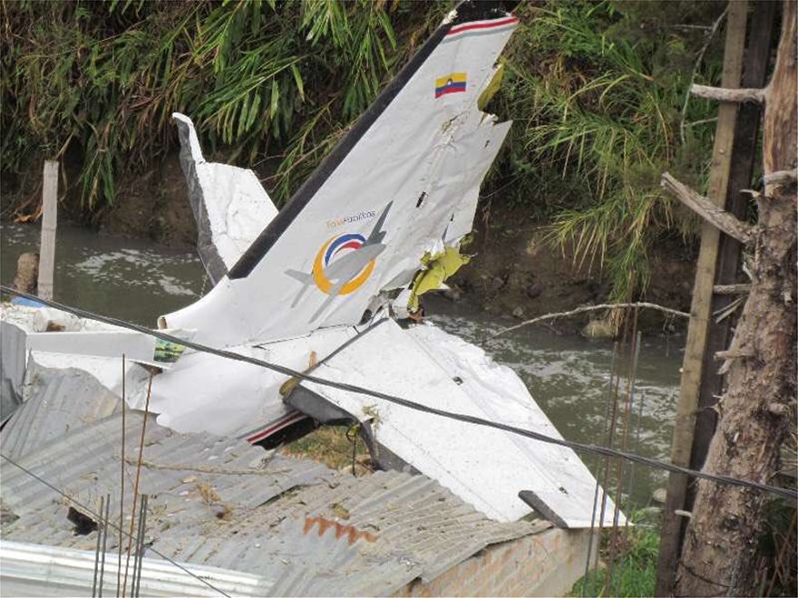 Κολομβία: Συνετρίβη αεροπλάνο κοντά σε κατοικημένη περιοχή – Επτά νεκροί και δύο τραυματίες (βίντεο-φωτο)