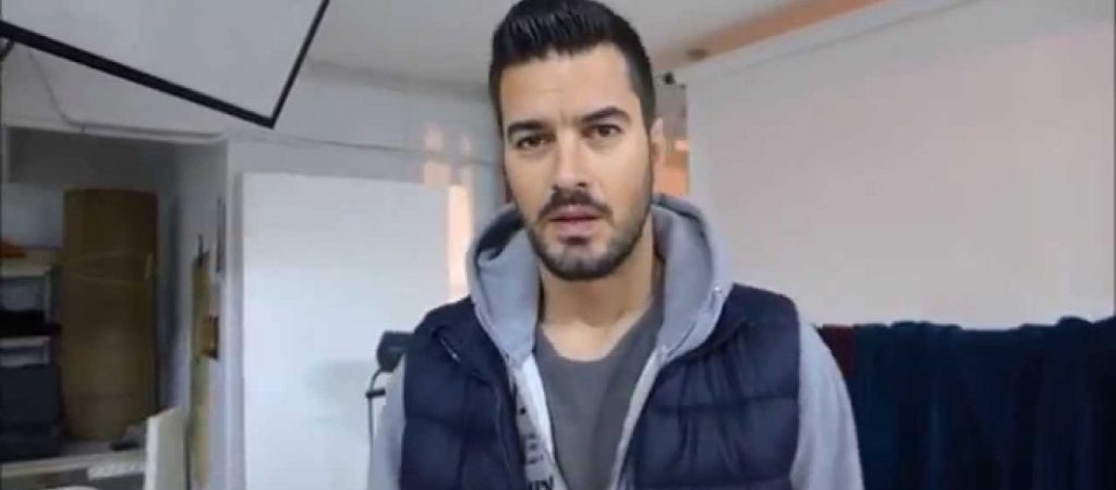 Η αντίδραση του Γιάννη Τσιμιτσέλη σε ερώτηση για τη Λασκαράκη – «Α, νόμιζα ότι θα πεις ότι η Βάσω…» (βίντεο)