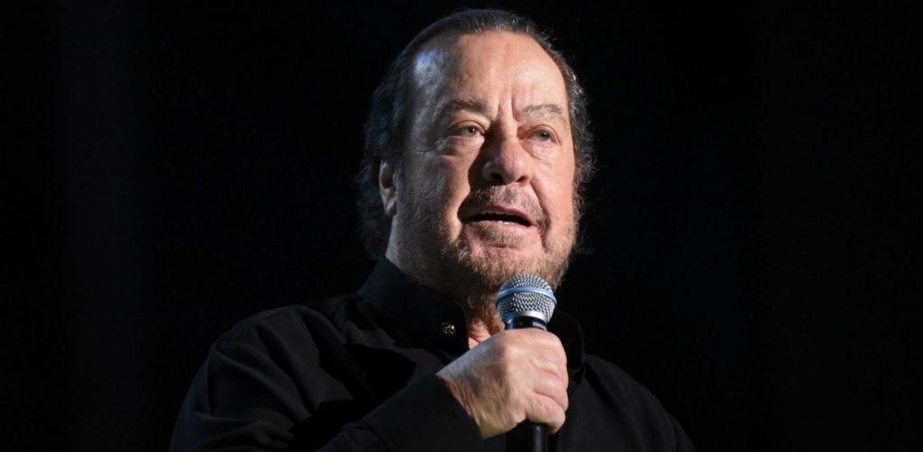 Ο Γιάννης Πάριος ερωτευμένος ξανά; – Ποια είναι η αεροσυνοδός που του έκλεψε την καρδιά; (φωτο)