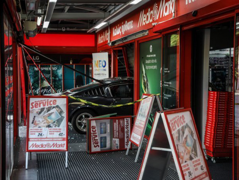 Κλοπή στο Ρέντη: Σοκαρισμένος ο ιδιοκτήτης της Mustang – Πολλές χιλιάδες ευρώ η ζημιά (βίντεο)