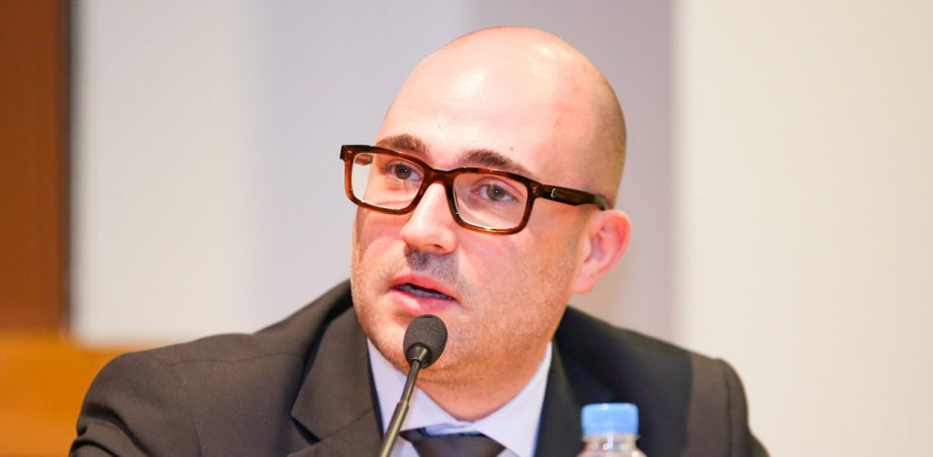 Κ.Μπογδάνος: Ζητά στοιχεία για την εμπλοκή ΜΚΟ σε κυκλώματα διακίνησης αλλοδαπών!