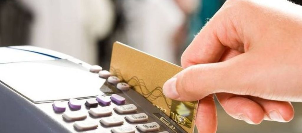Aλλαγές στο ύψος των ηλεκτρονικών αποδείξεων – Νέα μέτρα για το αφορολόγητο