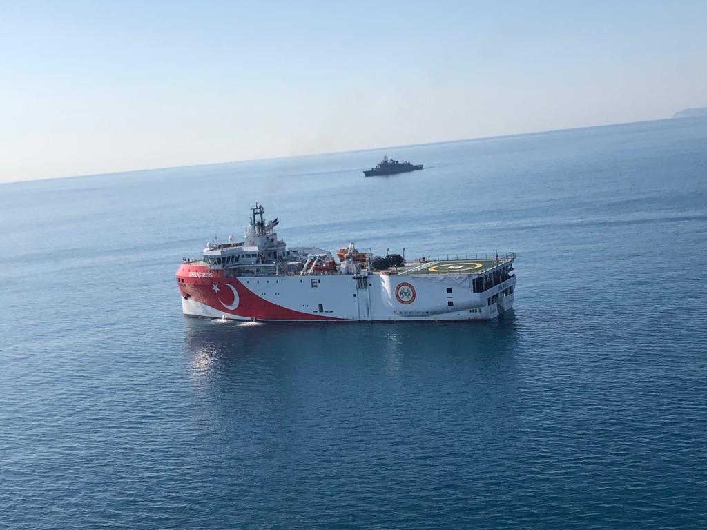 Ο κύβος ερρίφθη: Το Oruç Reis πάει… Καστελόριζο – Μεγάλη συγκέντρωση ελληνικών & τουρκικών ναυτικών δυνάμεων