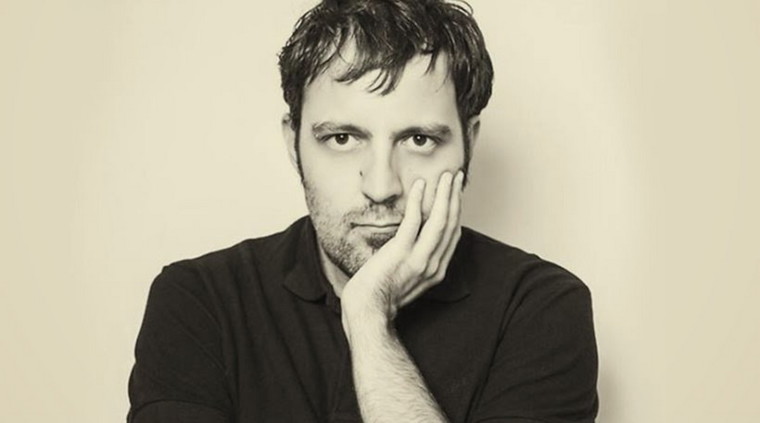 Αύγουστος Κορτώ για την λίστα παιχνιδιών στο νηπιαγωγείο: «Έπαιζα με αυτοκινητάκια, μολαταύτα βγήκα αδερφάρα»