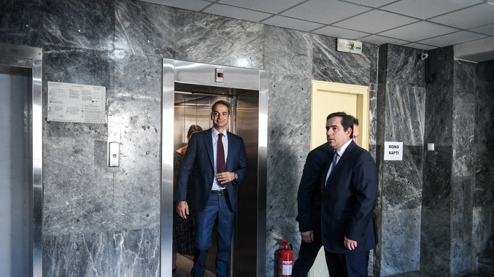 O Kυριάκος Μητσοτάκης στο Υπ. Εργασίας