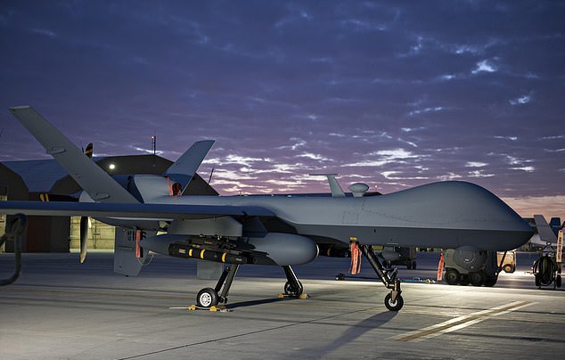 Επιχείρηση «σοκ και δέος» από ΗΑΕ: Σμήνος 30 (!) drones βομβάρδισαν την τουρκική βάση στην Λιβύη – Ανατίναξαν Il-76