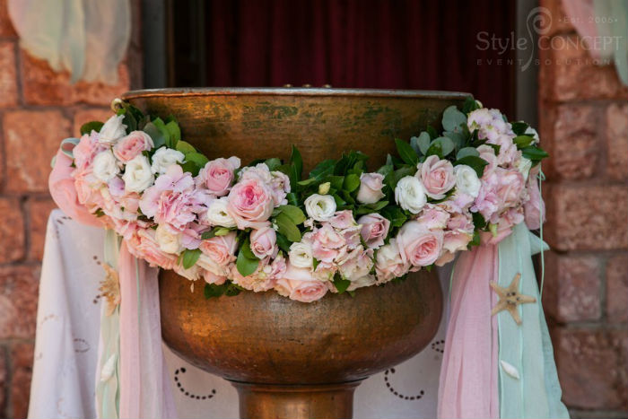 Αυτές τις δύο ευχές δίνουμε στις βαφτίσεις και είναι λάθος