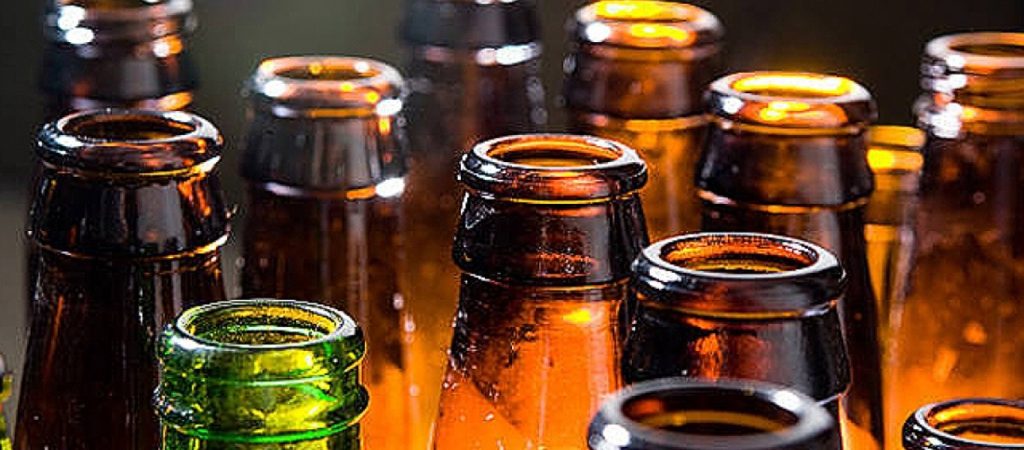 Γιατί τα μπουκάλια της μπύρας είναι πράσινα ή καφέ και ποτέ διάφανα;