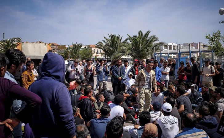 Στη δομή φιλοξενίας στην Κόρινθο θα μεταφερθούν οι 269 αλλοδαποί από τις καταλήψεις στην πλατεία Βάθης