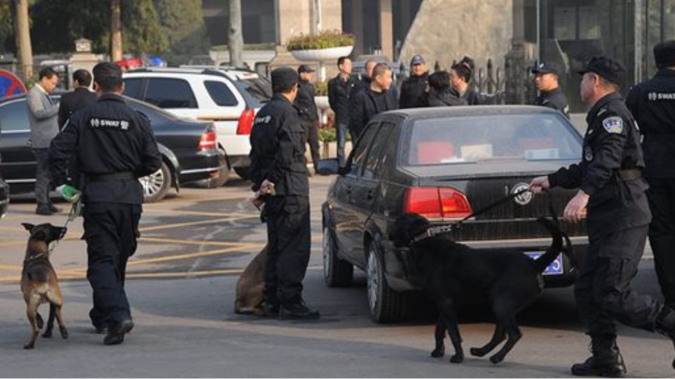 Κινέζοι αστυνομικοί περιπολούν στους δρόμους του Βελιγραδίου!