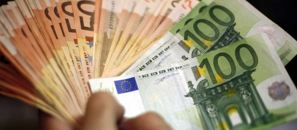 «Καταιγισμός» επιδομάτων την ερχόμενη εβδομάδα – Πότε ξεκινούν οι πληρωμές