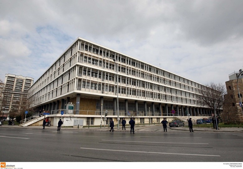 Θεσσαλονίκη: Δικηγόρος υπέστη ανακοπή έξω από τα δικαστήρια – Να επαναλειτουργήσει το ιατρείο ζητούν οι δικηγόροι