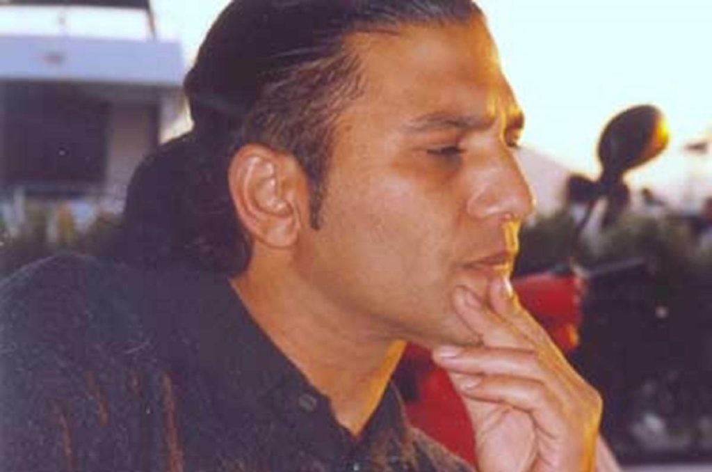 Σε κώμα από τον Ιούλιο ο τραγουδιστής Βασίλης Μοσχονάς – Ελπίζει σε ένα θαύμα η οικογένειά του