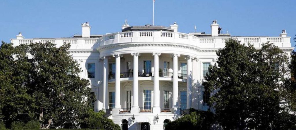 ΗΠΑ: Επιβάλλουν κυρώσεις κατά της κεντρικής τράπεζας του Ιράν