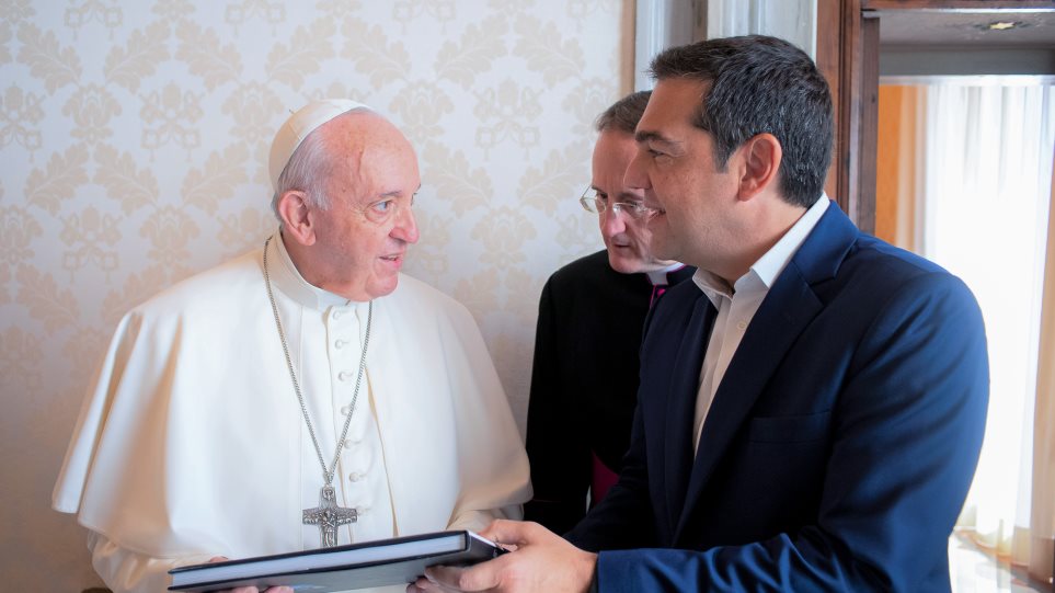 Η γραπτή αφιέρωση του Πάπα Φραγκίσκου στον Α.Τσίπρα: Τι έγραψε ο Ποντίφικας στον πρώην πρωθυπουργό