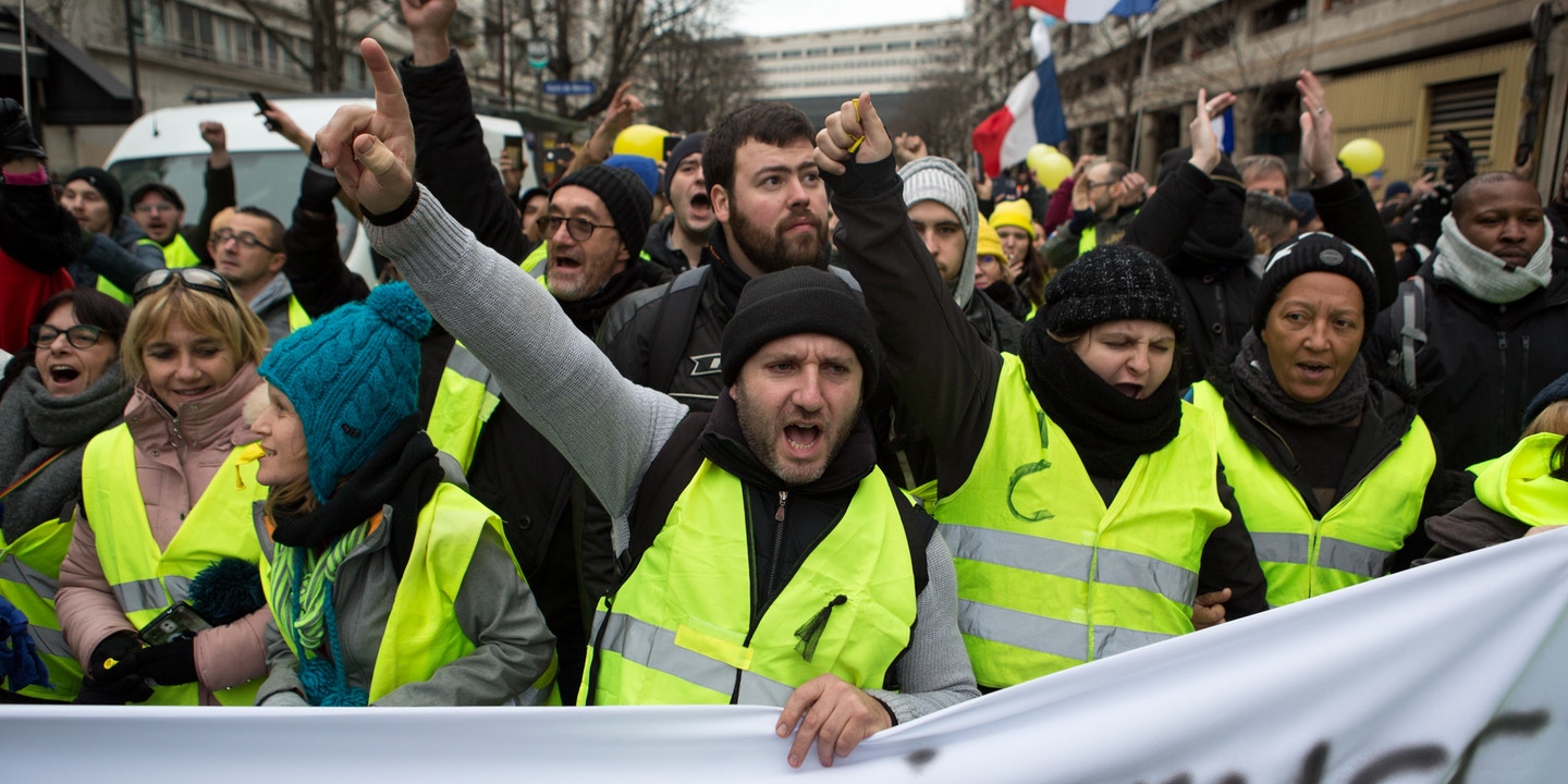 Παρίσι: Πεδίο μάχης πάλι η γαλλική πρωτεύουσα – Εκατό οι συλλήψεις των «κίτρινων γιλέκων»