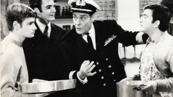 Παύλος Λιάρος: «Ο Λάμπρος Κωνσταντάρας μοίραζε τις σφαλιάρες με κάτι χέρια σαν φτυάρια»