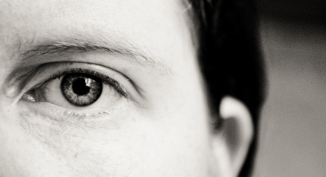 Ποιοι άνθρωποι είναι πιο καχύποπτοι με τους άλλους και γιατί;