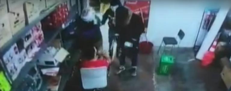 Ληστεία σε βενζινάδικο στη Μεταμόρφωση – Καρέ καρέ η εισβολή των δραστών (βίντεο)