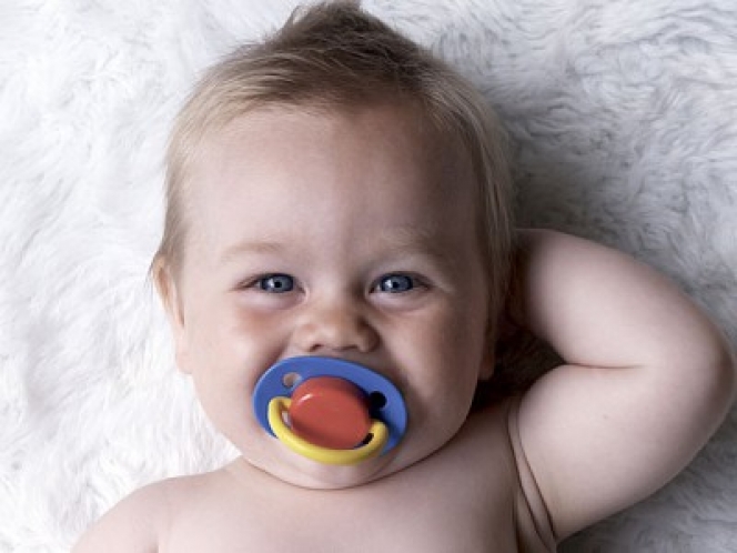 Πώς θα κόψετε την πιπίλα στο παιδί σας και θα σώσετε τα δόντια του