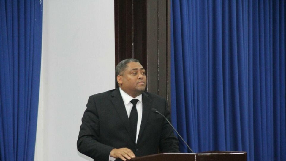 Αϊτή: Γερουσιαστής ξεκίνησε να πυροβολεί – Ένας φωτορεπόρτερ τραυματίας