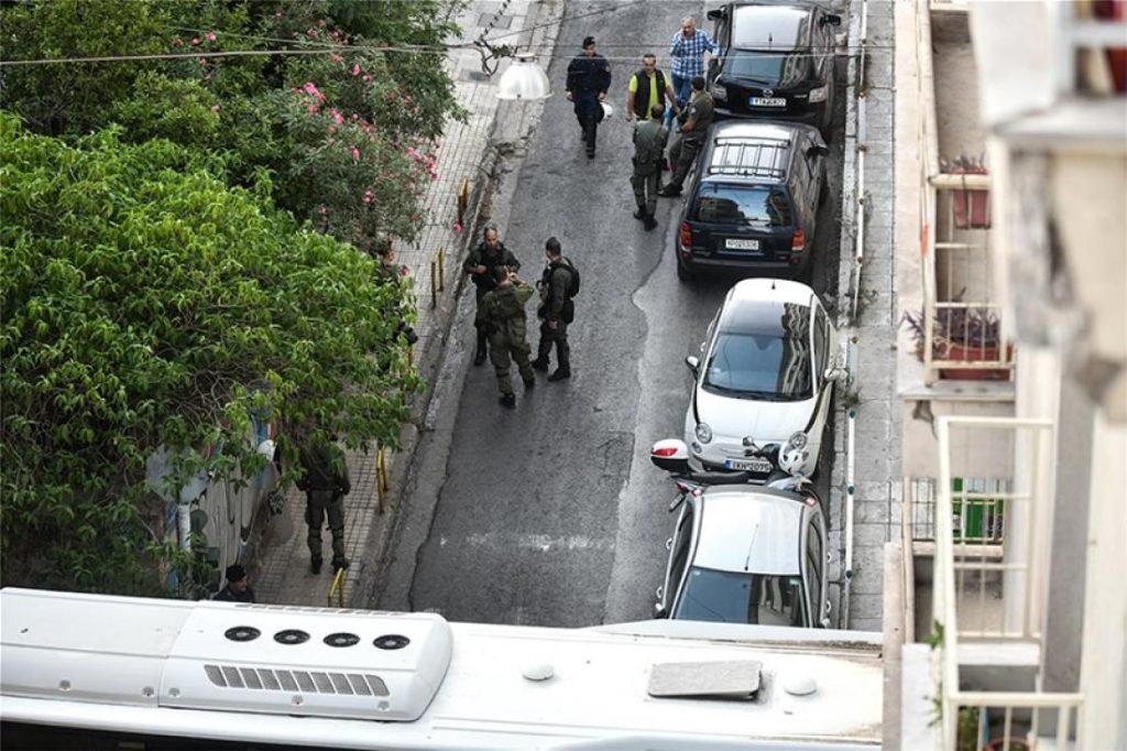 Εξάρχεια: Παράνομοι μετανάστες από 11 χώρες στο νεοκλασικό κτίριο που τελούσε υπό κατάληψη