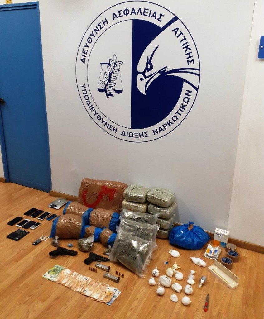 Εξαρθρώθηκε σπείρα που διακινούσε ναρκωτικά – Πως συμμετείχε ταξιτζής στην διακίνηση