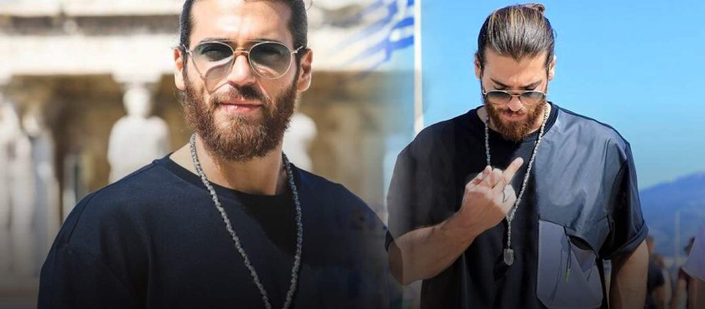 Σάλος από την προσβλητική κίνηση του Τούρκου Τ.Γιαμάν: Σήκωσε το… μεσαίο δάκτυλο στην Ακρόπολη & την ελληνική Σημαία