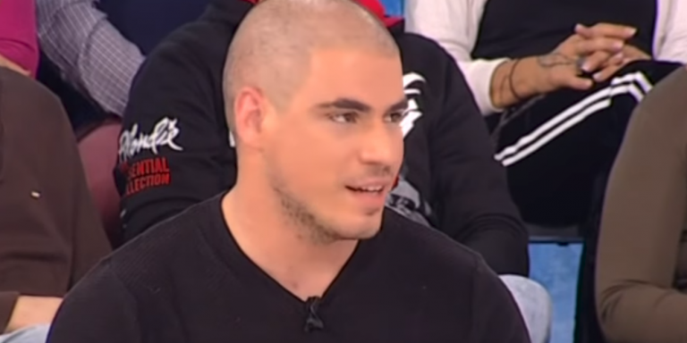 Γιάννης Στραπέλης: Από πρωταγωνιστής ερωτικών ταινιών σε σίριαλ (βίντεο)